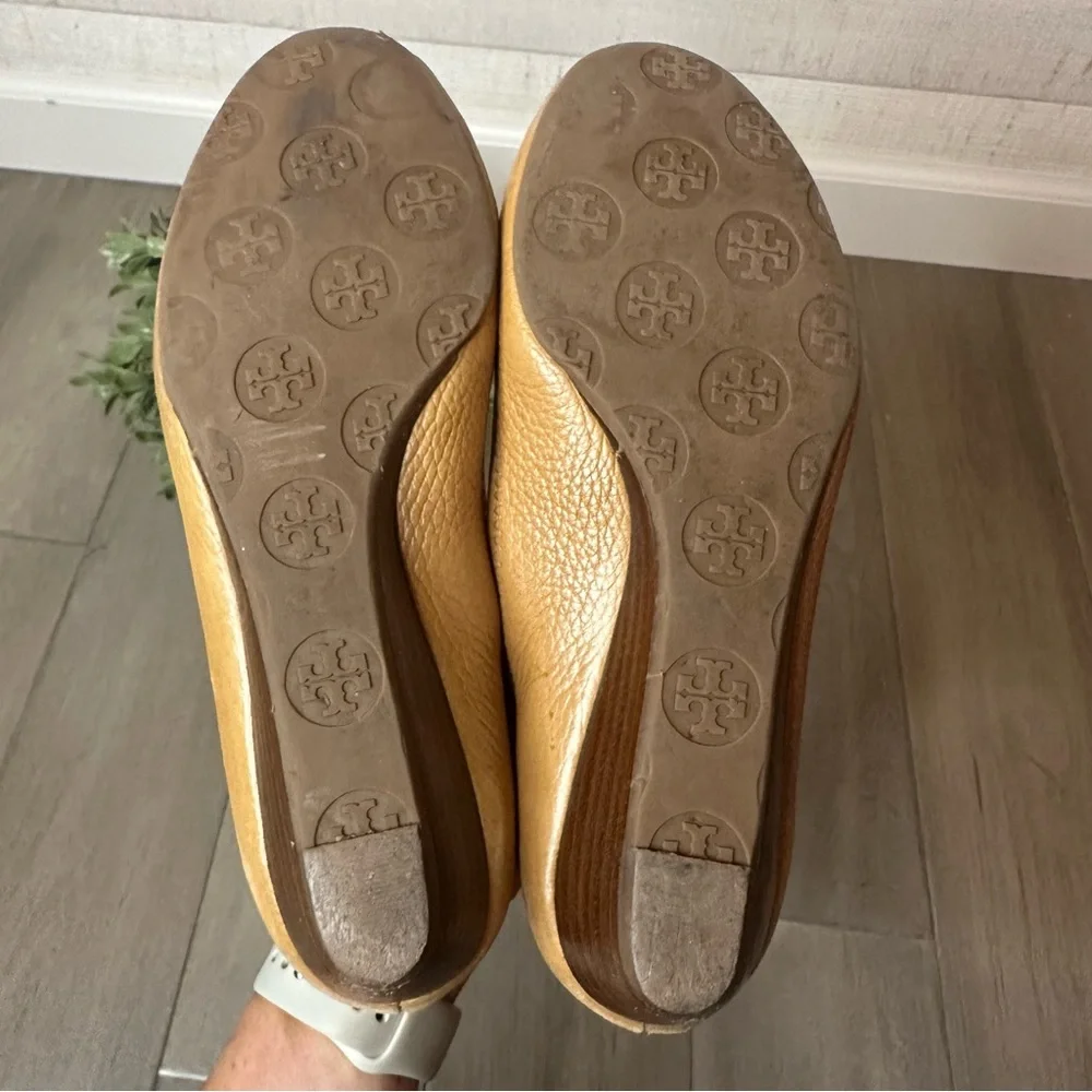 Tory Burch Sally Wedge Shoes Tan